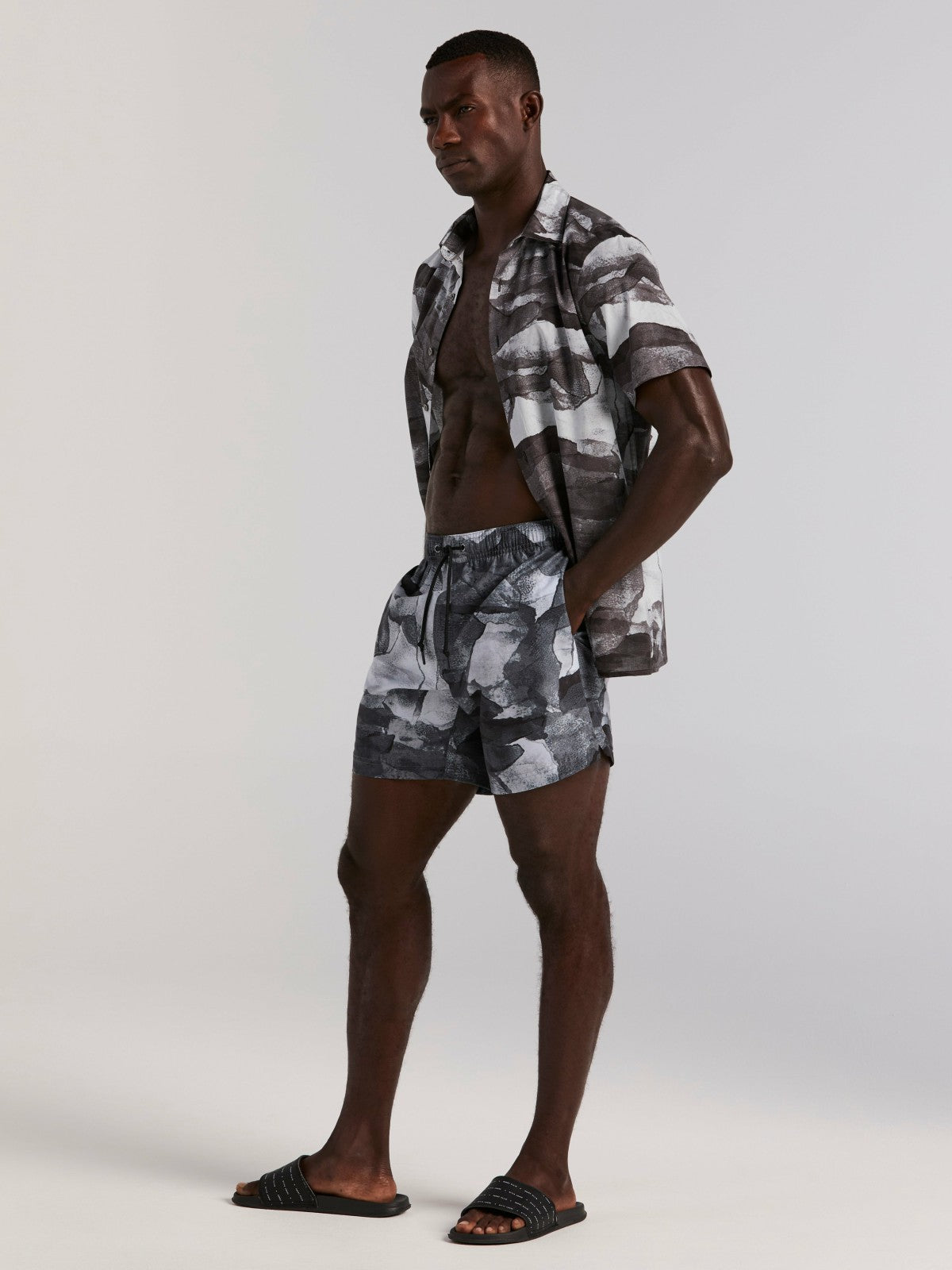 Abstract Wave Print Swim Trunk -  Perry Ellis discount