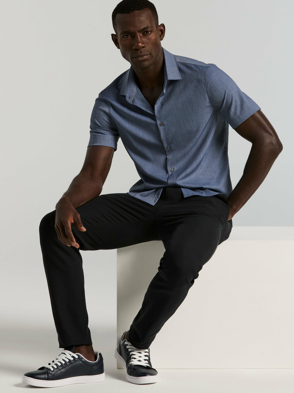 Slim Fit Total Stretch Heathered Short Sleeve Shirt -  Perry Ellis for sale