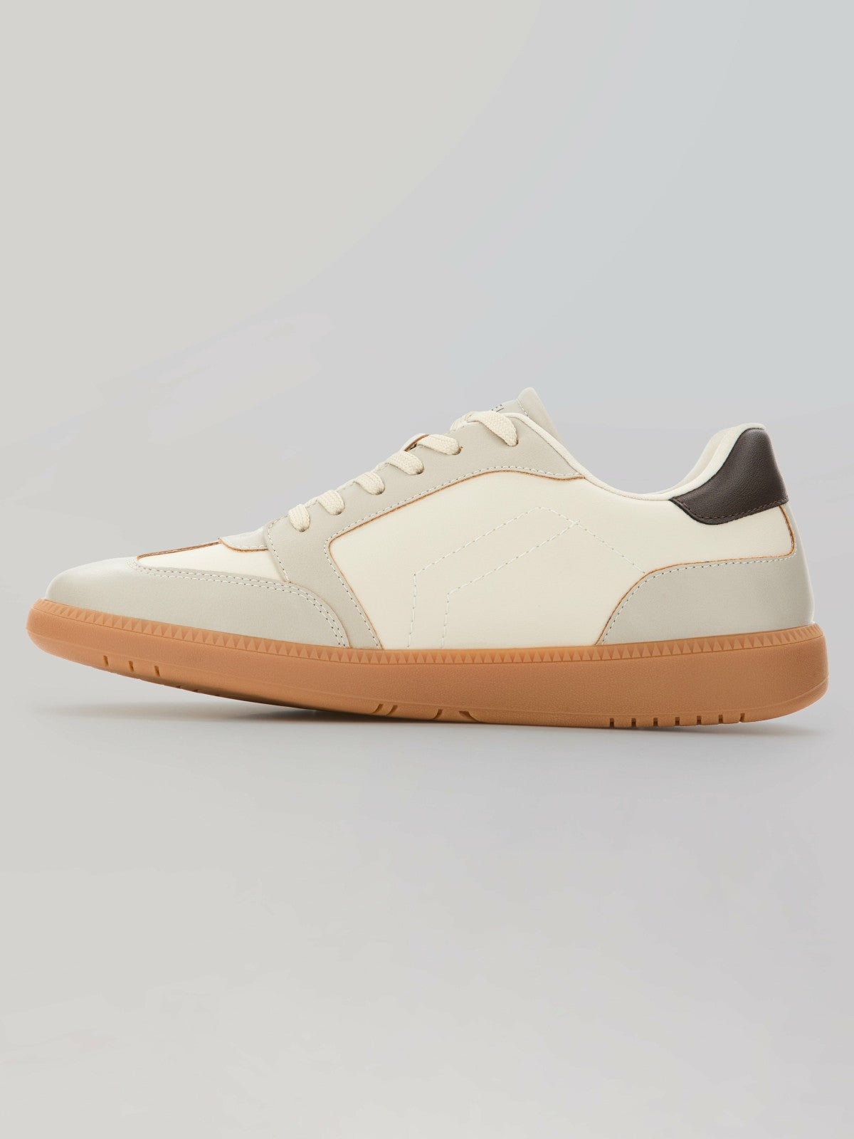 Jaesen Sneaker -  Perry Ellis for sale